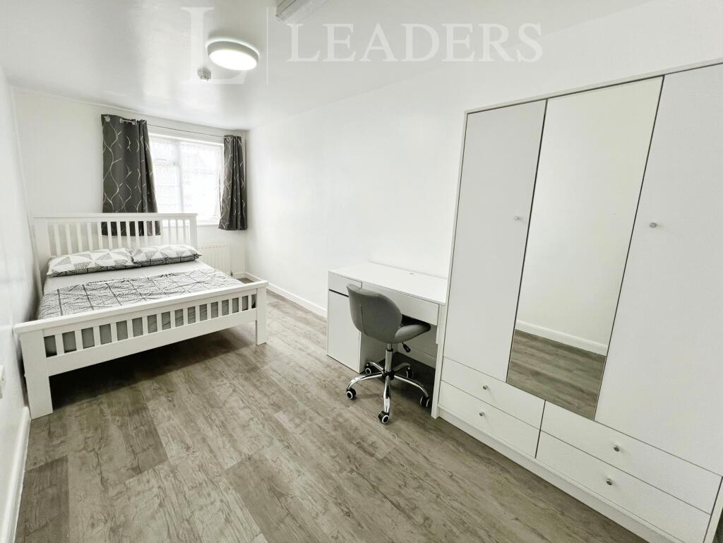 1 bed Room for rent in Buckingham. From Leaders Lettings - Buckingham
