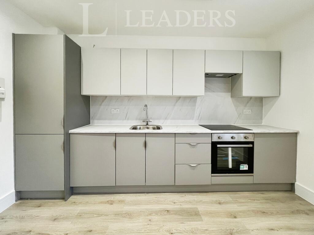 1 bed 1st Floor Flat for rent in Buckingham. From Leaders Sales - Buckingham