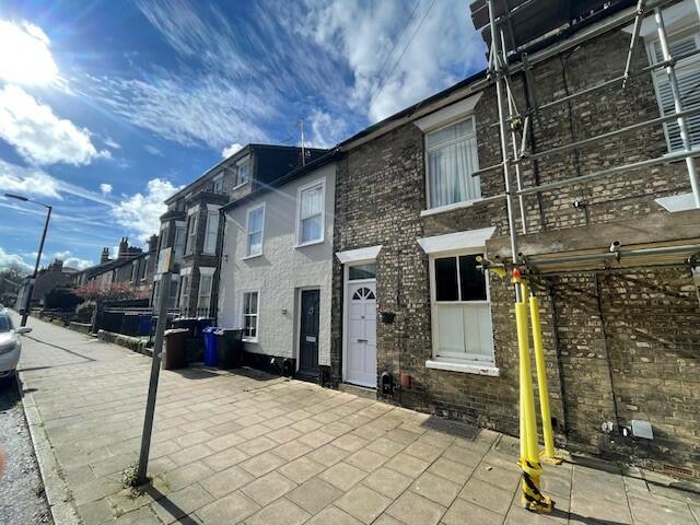3 bed Mid Terraced House for rent in Bury St Edmunds. From Leaders - Bury St Edmunds
