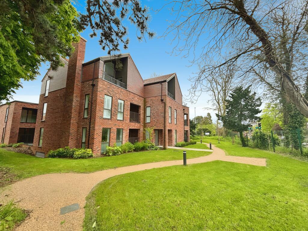 2 bed Apartment for rent in Cambridge. From Leaders - Cambridge