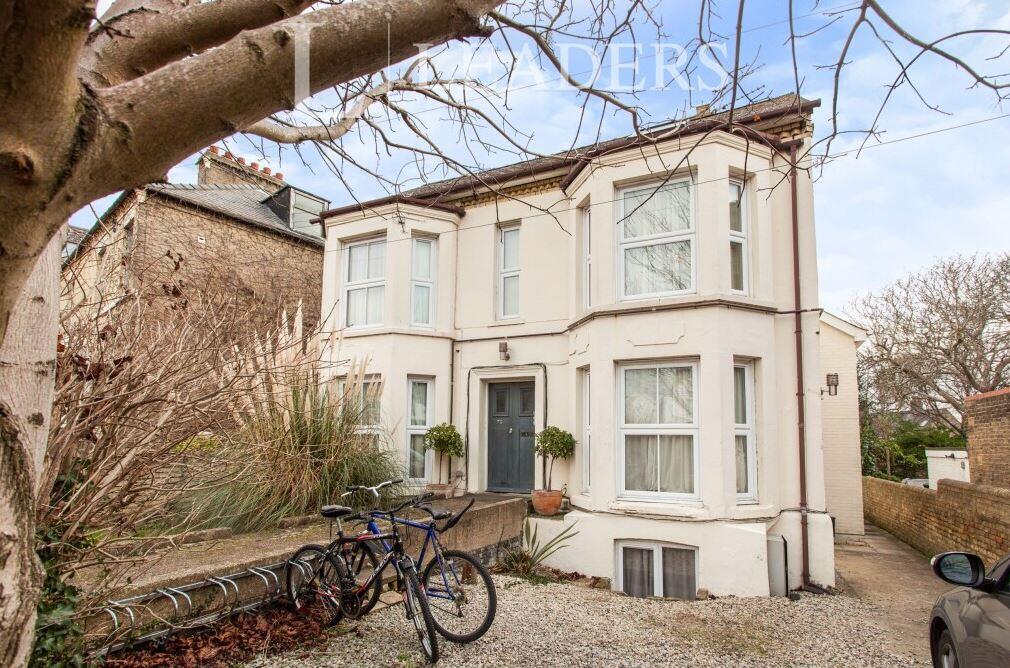4 bed Studio for rent in Cambridge. From Leaders - Cambridge