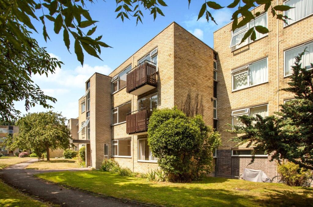2 bed 1st Floor Flat for rent in Cambridge. From Leaders - Cambridge