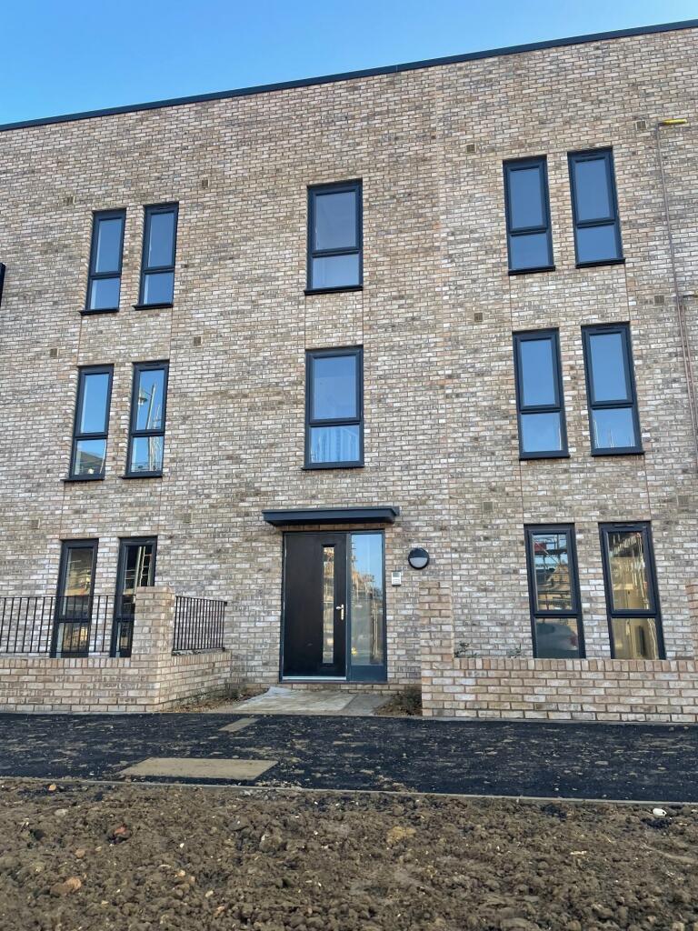 2 bed 1st Floor Flat for rent in Cambourne. From Leaders - Cambridge