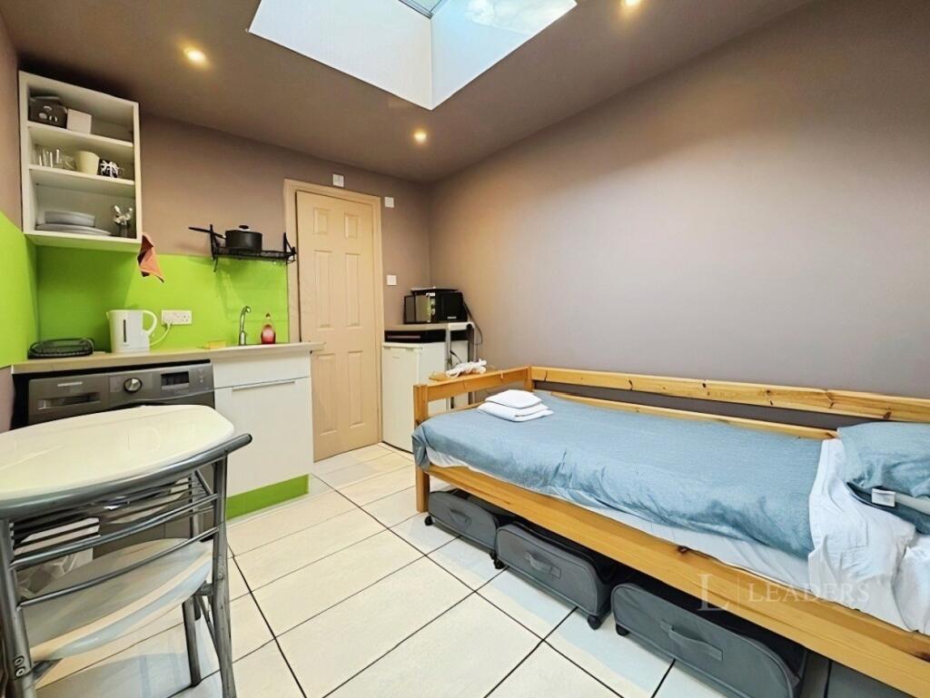 4 bed Studio for rent in Cambridge. From Leaders - Cambridge