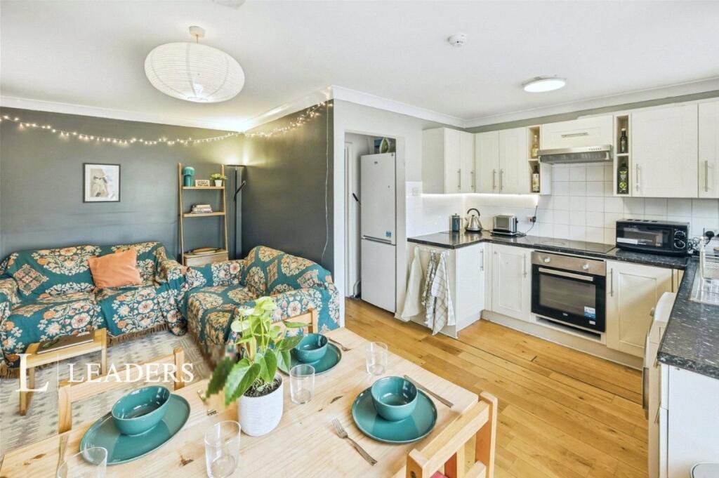 4 bed House Share for rent in Cambridge. From Leaders - Cambridge