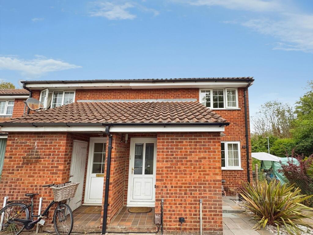 1 bed 1st Floor Flat for rent in Teversham. From Leaders - Cambridge