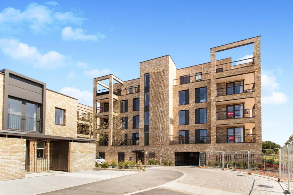 2 bed 1st Floor Flat for rent in Cambridge. From Leaders - Cambridge
