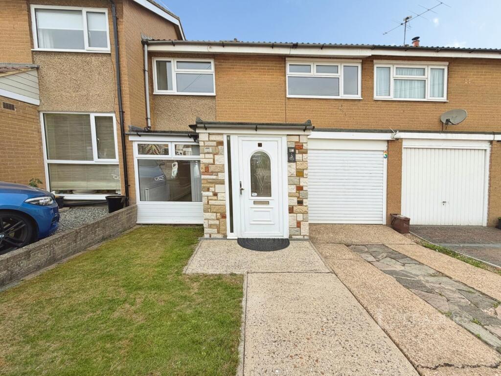 4 bed Mid Terraced House for rent in Royston. From Leaders - Cambridge