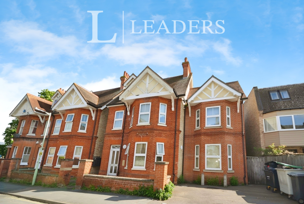 2 bed 1st Floor Flat for rent in Newmarket. From Leaders - Cambridge