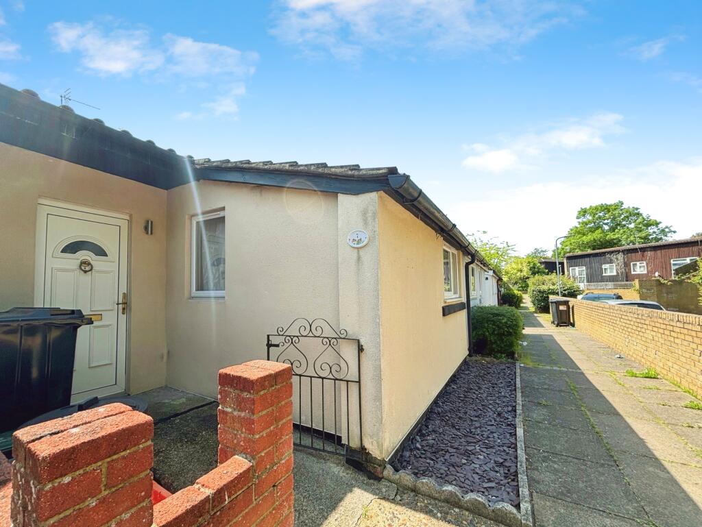 1 bed House Share for rent in Basildon. From Leaders - Chelmsford