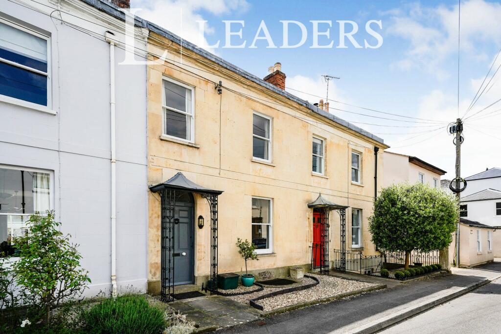 3 bed Mid Terraced House for rent in Cheltenham. From Leaders Lettings - Cheltenham