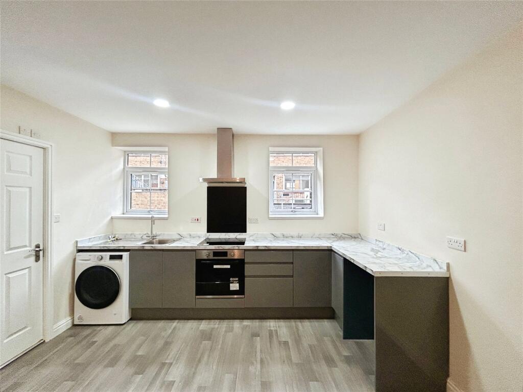 4 bed Studio for rent in Cheltenham. From Leaders - Cheltenham