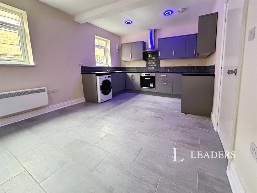 1 bed 1st Floor Flat for rent in Cheltenham. From Leaders - Cheltenham