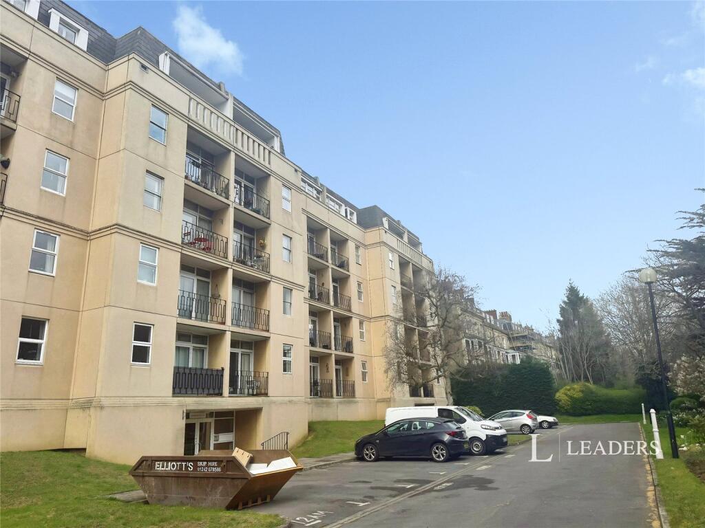 3 bed 1st Floor Flat for rent in Cheltenham. From Leaders - Cheltenham