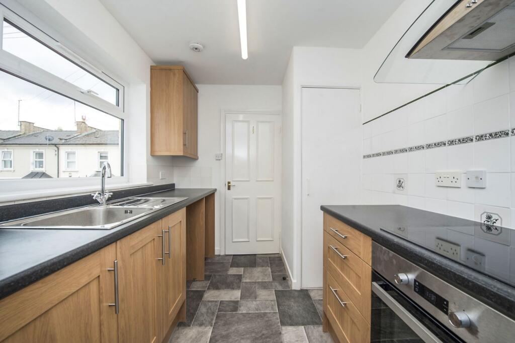2 bed 1st Floor Flat for rent in Prestbury. From Leaders - Cheltenham