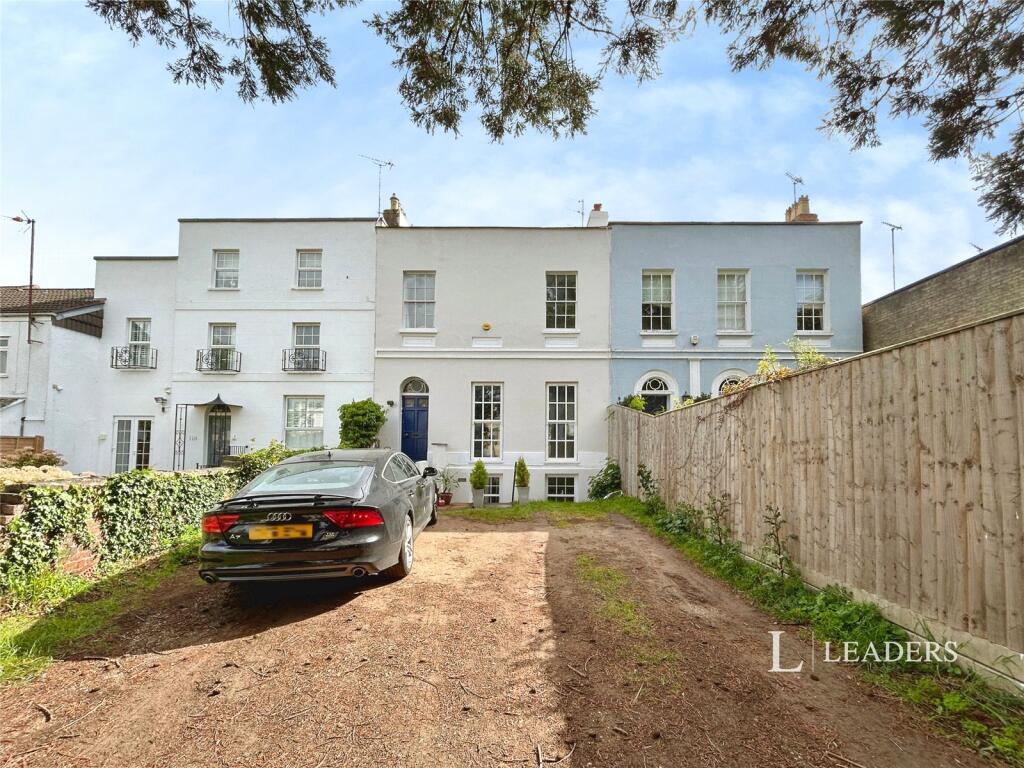 2 bed 1st Floor Flat for rent in Prestbury. From Leaders - Cheltenham