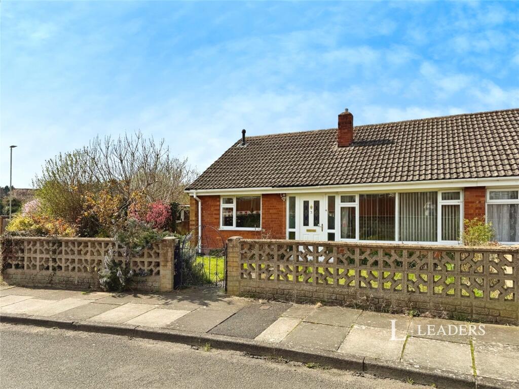 3 bed Bungalow for rent in Golden Valley. From Leaders - Cheltenham