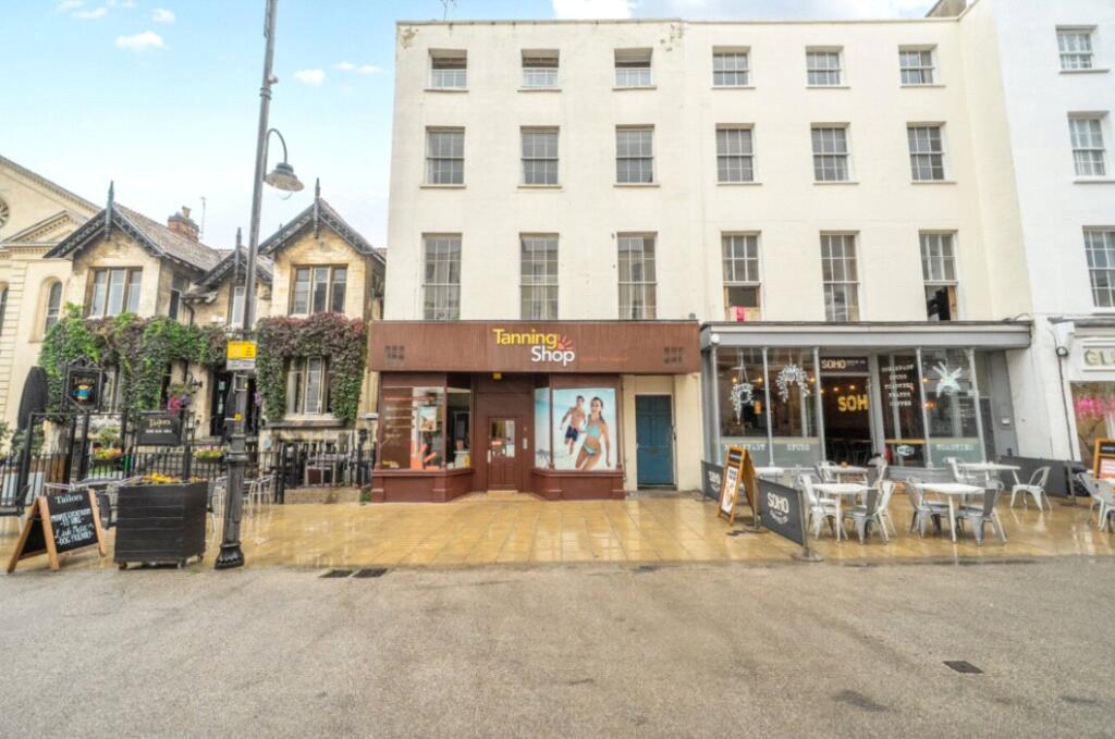 2 bed 1st Floor Flat for rent in Cheltenham. From Leaders - Cheltenham