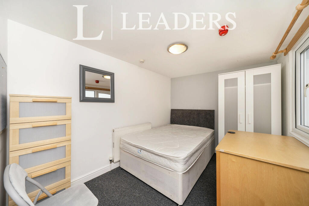 1 bed Room for rent in Chester. From Leaders - Chester