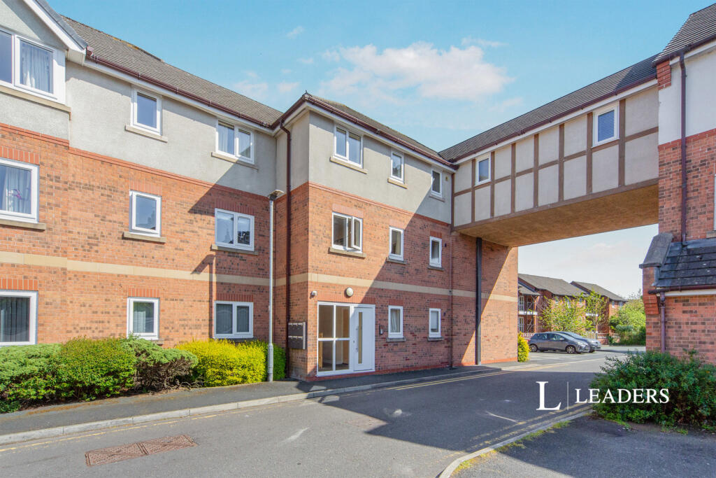 3 bed 1st Floor Flat for rent in Moston. From Leaders - Chester