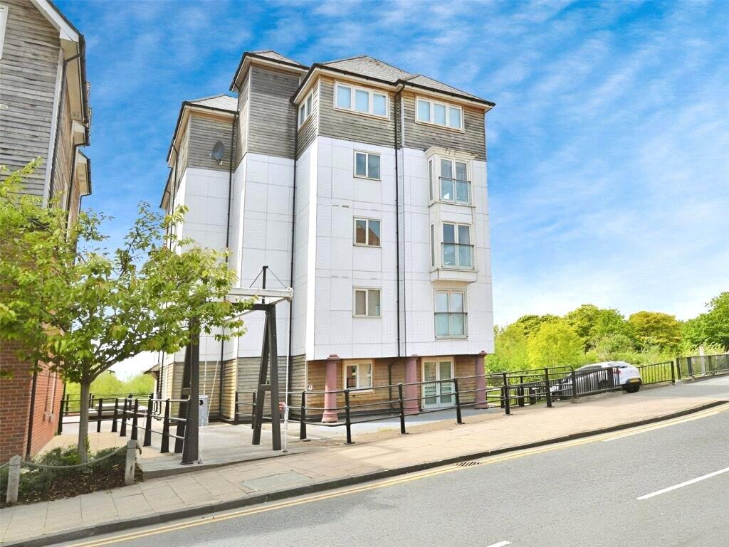 2 bed 1st Floor Flat for rent in Chester. From Leaders - Chester