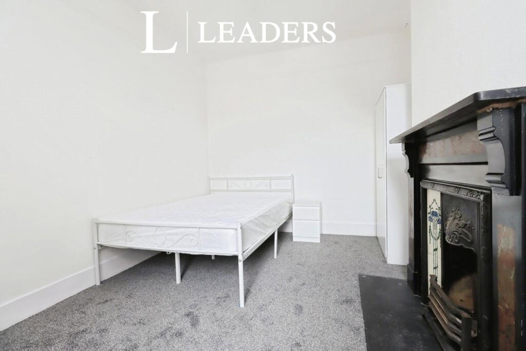 1 bed Mid Terraced House for rent in Piper's Ash. From Leaders - Chester