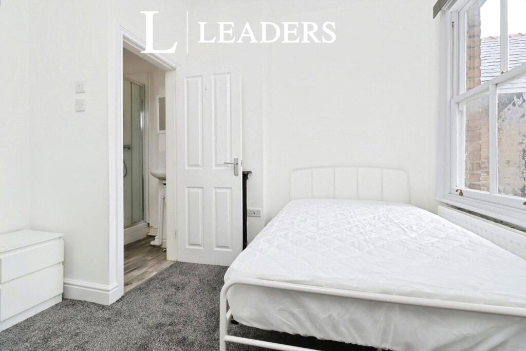 1 bed Mid Terraced House for rent in Piper's Ash. From Leaders - Chester