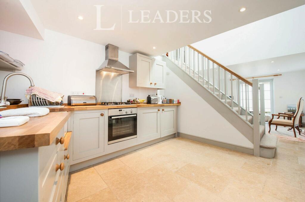 2 bed Town House for rent in Cirencester. From Leaders - Cirencester