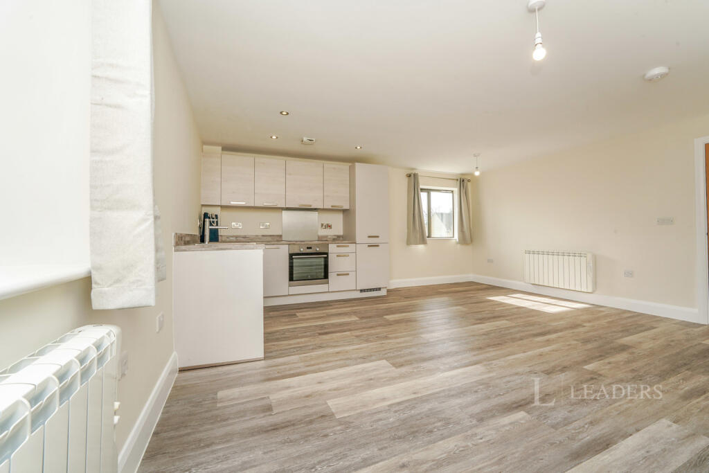 2 bed 1st Floor Flat for rent in Tetbury. From Leaders - Cirencester 2 bed 1st Floor Flat for rent in Tetbury. From Leaders - Cirencester