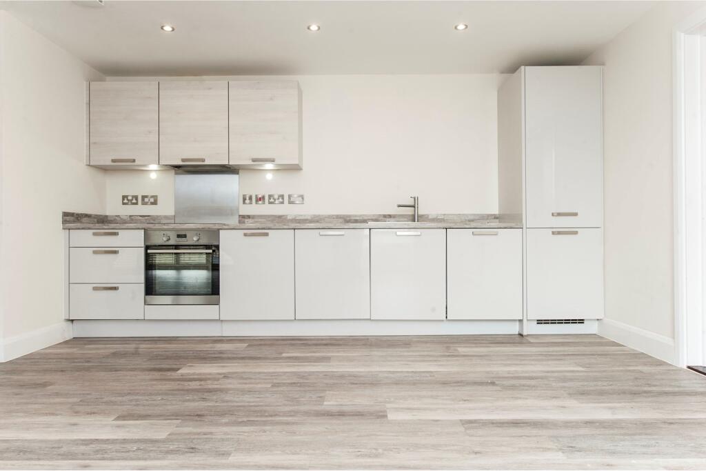 2 bed 1st Floor Flat for rent in Tetbury. From Leaders - Cirencester