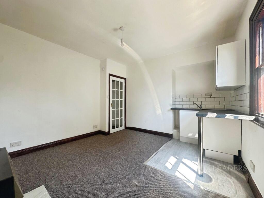 1 bed 1st Floor Flat for rent in Stroud. From Leaders - Cirencester