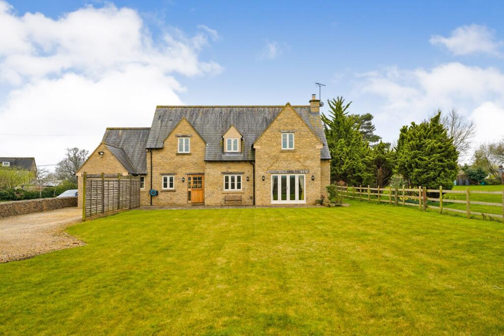 4 bed Detached for rent in Crudwell. From Leaders - Cirencester 4 bed Detached for rent in Crudwell. From Leaders - Cirencester