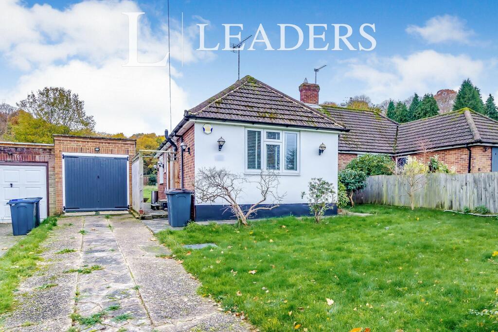 2 bed Detached House for rent in Farleigh. From Leaders - Croydon