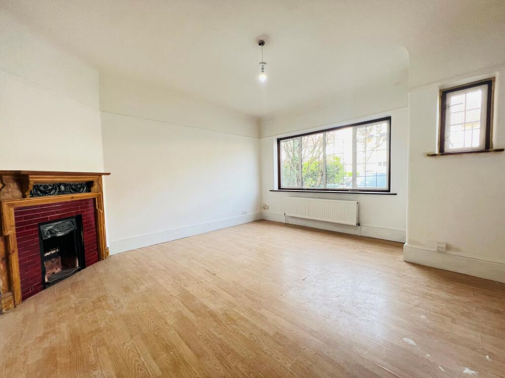 4 bed Semi-Detached House for rent in Streatham. From Leaders - Croydon