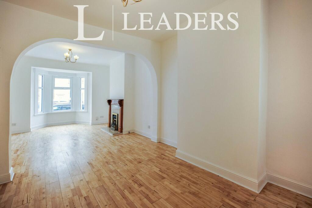 3 bed Mid Terraced House for rent in Croydon. From Leaders Lettings - Croydon