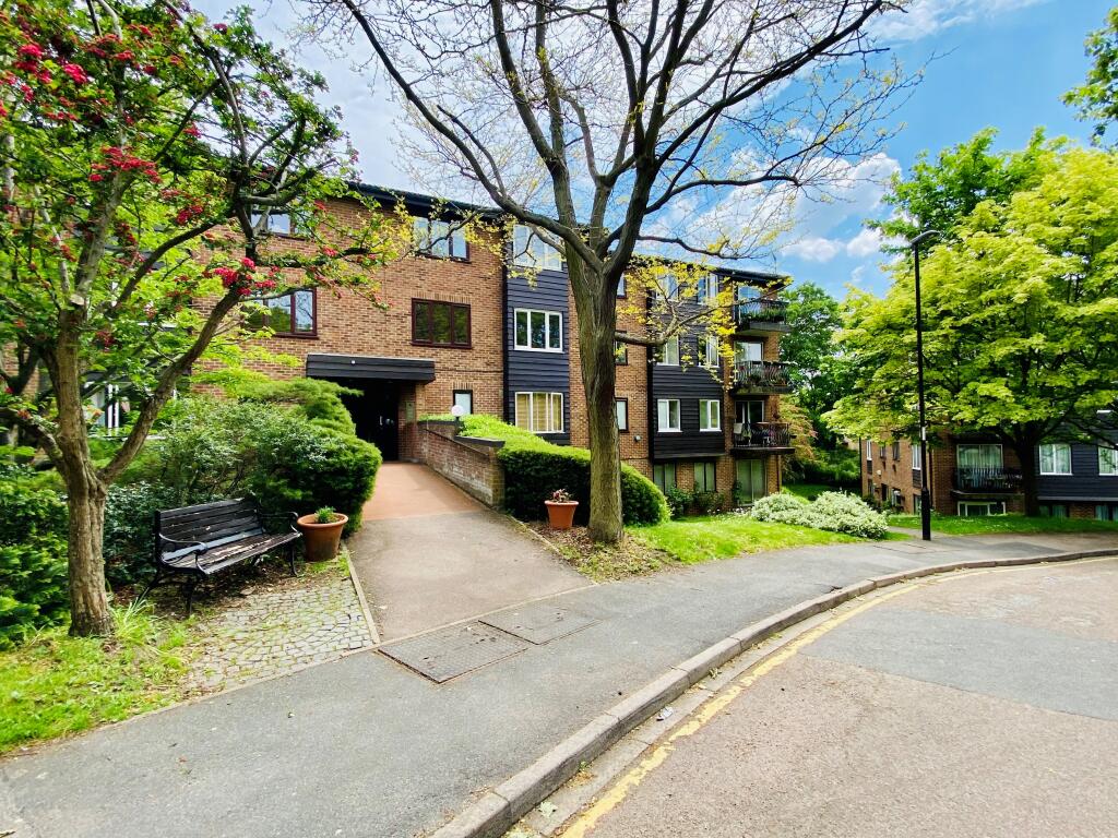 2 bed 1st Floor Flat for rent in Croydon. From Leaders Sales - Croydon