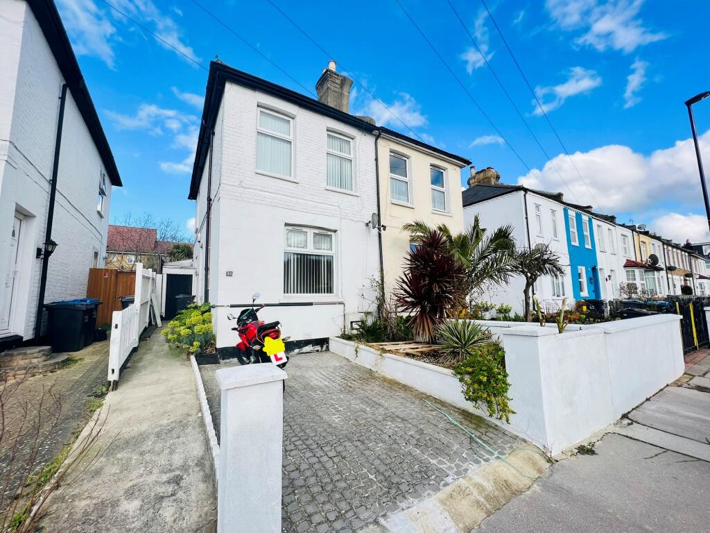 2 bed Detached for rent in Croydon. From Leaders Sales - Croydon 2 bed Detached for rent in Croydon. From Leaders Sales - Croydon