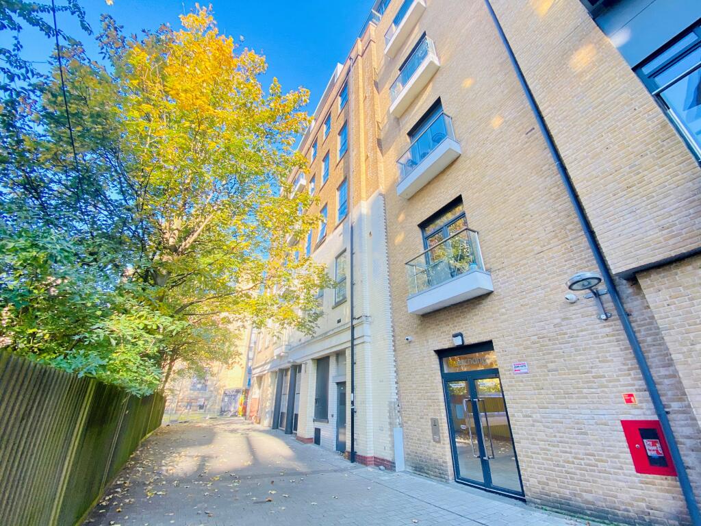 2 bed 1st Floor Flat for rent in Croydon. From Leaders Sales - Croydon