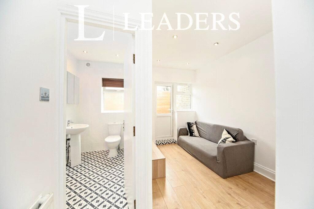 1 bed 1st Floor Flat for rent in Croydon. From Leaders Sales - Croydon
