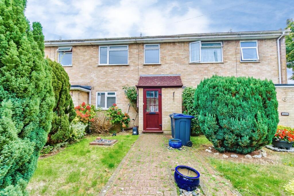 3 bed Mid Terraced House for rent in Warlingham. From Leaders Sales - Croydon 3 bed Mid Terraced House for rent in Warlingham. From Leaders Sales - Croydon