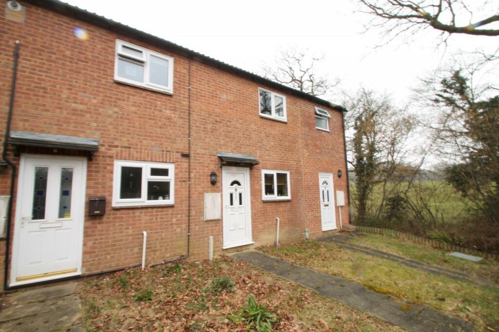 2 bed Mid Terraced House for rent in East Grinstead. From Leaders - East Grinstead