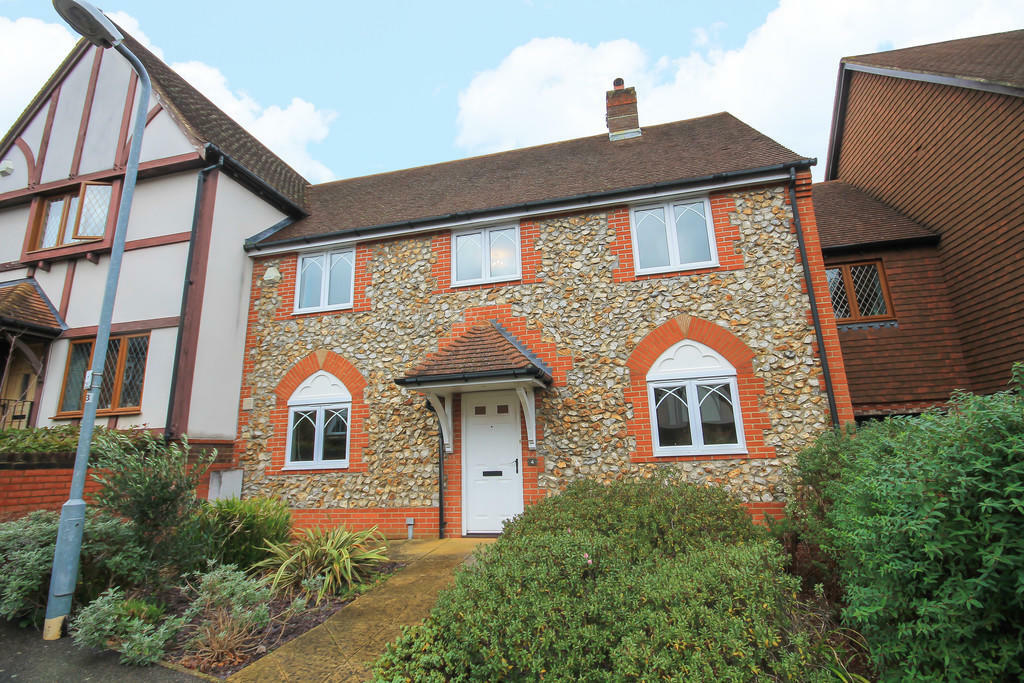 4 bed Mid Terraced House for rent in Forest Row. From Leaders - East Grinstead