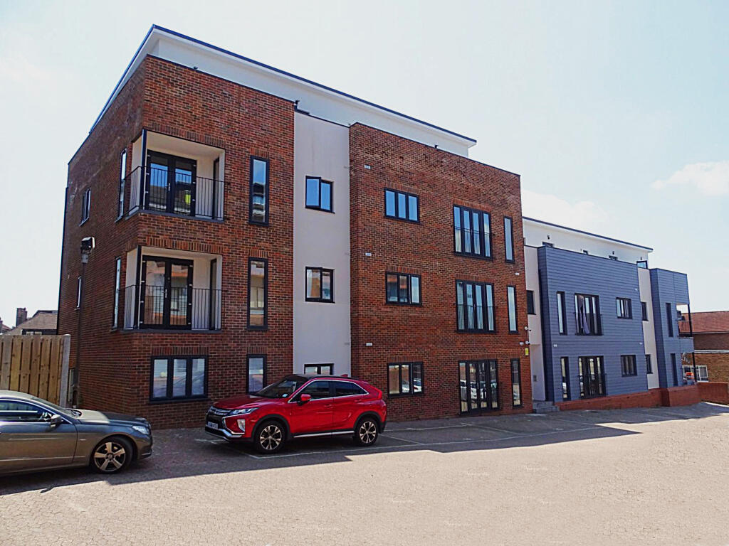 2 bed Apartment for rent in East Grinstead. From Leaders Lettings - East Grinstead