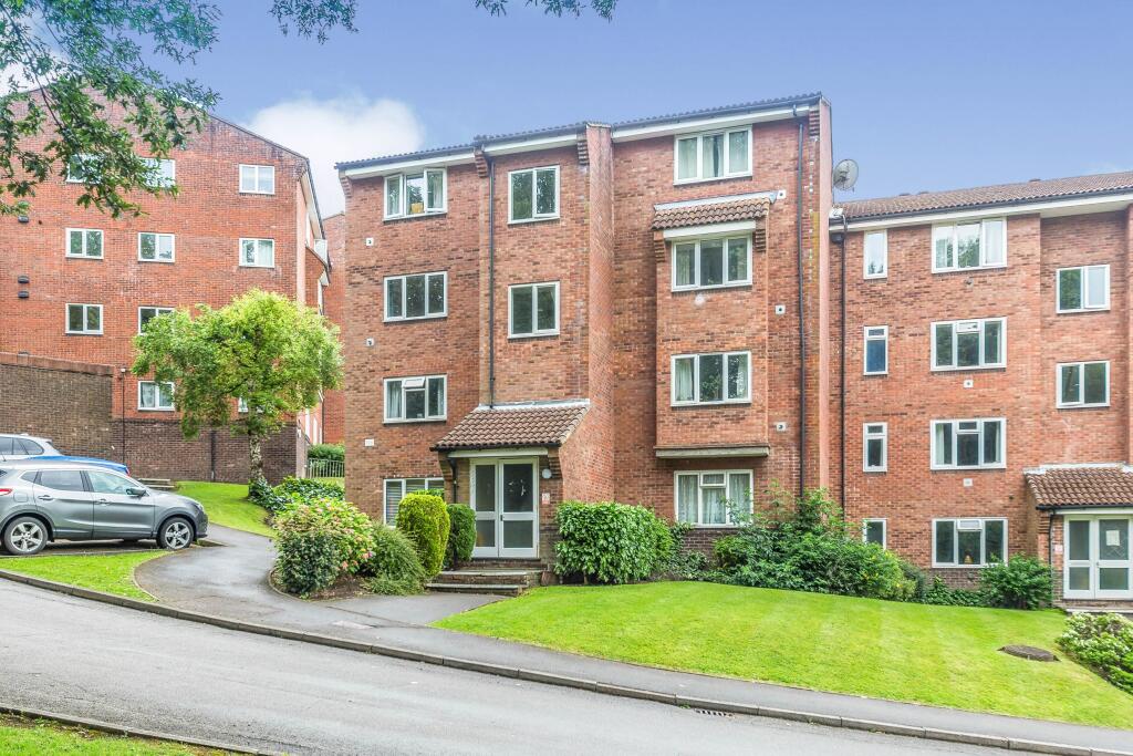 1 bed 1st Floor Flat for rent in East Grinstead. From Leaders - East Grinstead
