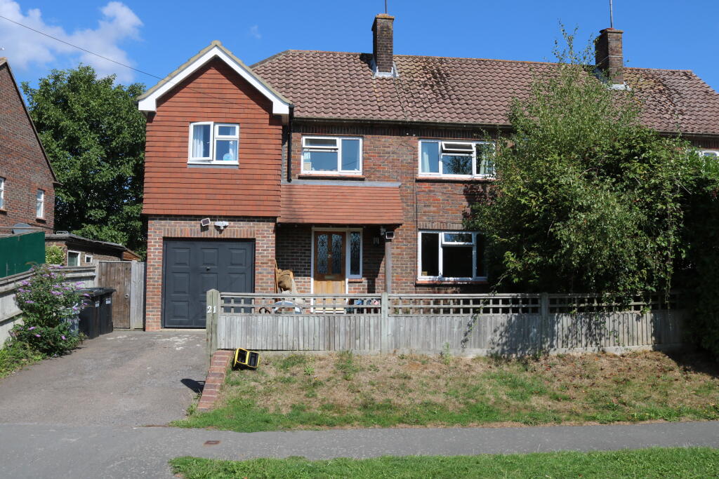 4 bed Semi Detached for rent in Haywards Heath. From Leaders - East Grinstead