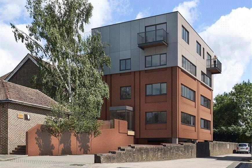 1 bed 1st Floor Flat for rent in East Grinstead. From Leaders - East Grinstead