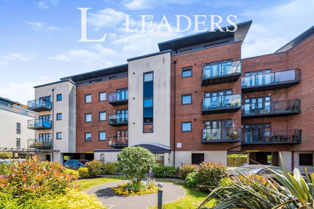 1 bed 1st Floor Flat for rent in East Grinstead. From Leaders - East Grinstead