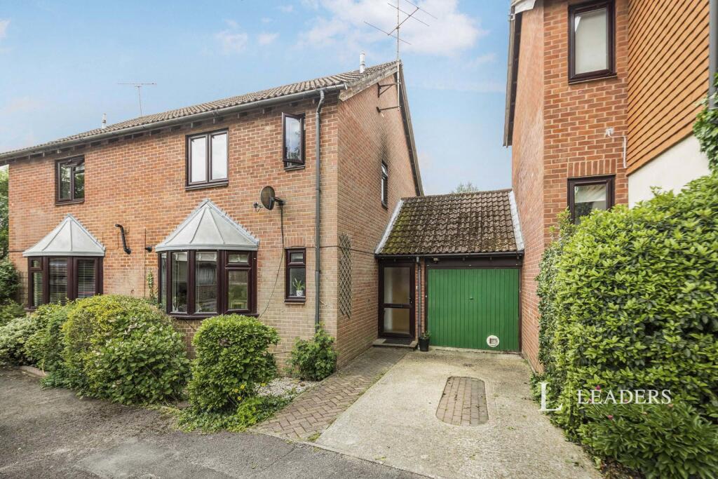 3 bed Semi Detached for rent in East Grinstead. From Leaders - East Grinstead