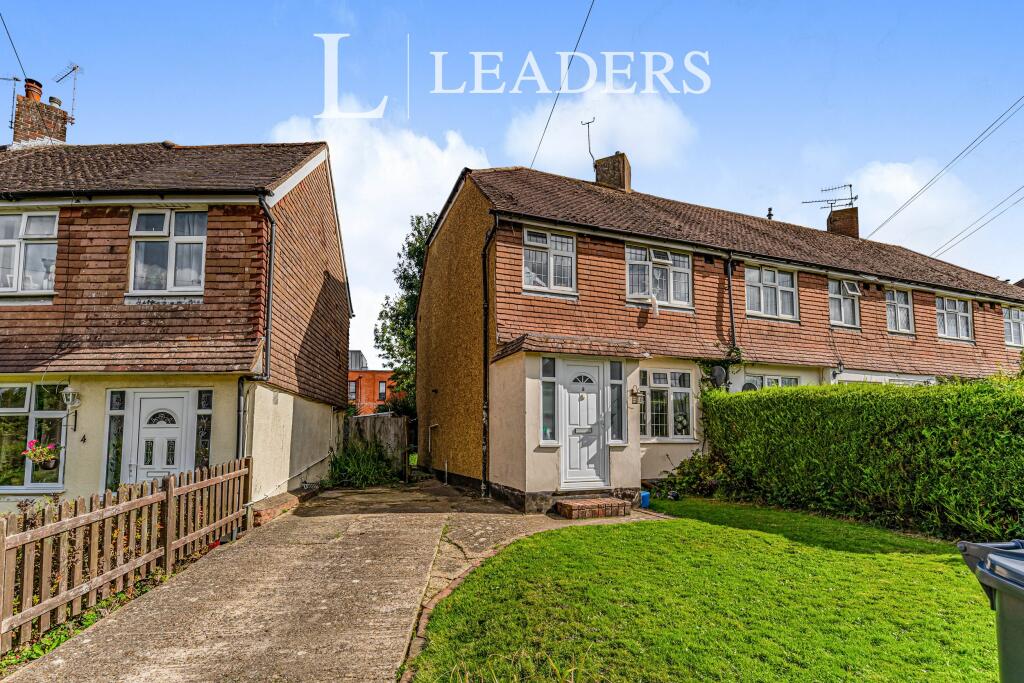 3 bed Mid Terraced House for rent in East Grinstead. From Leaders - East Grinstead