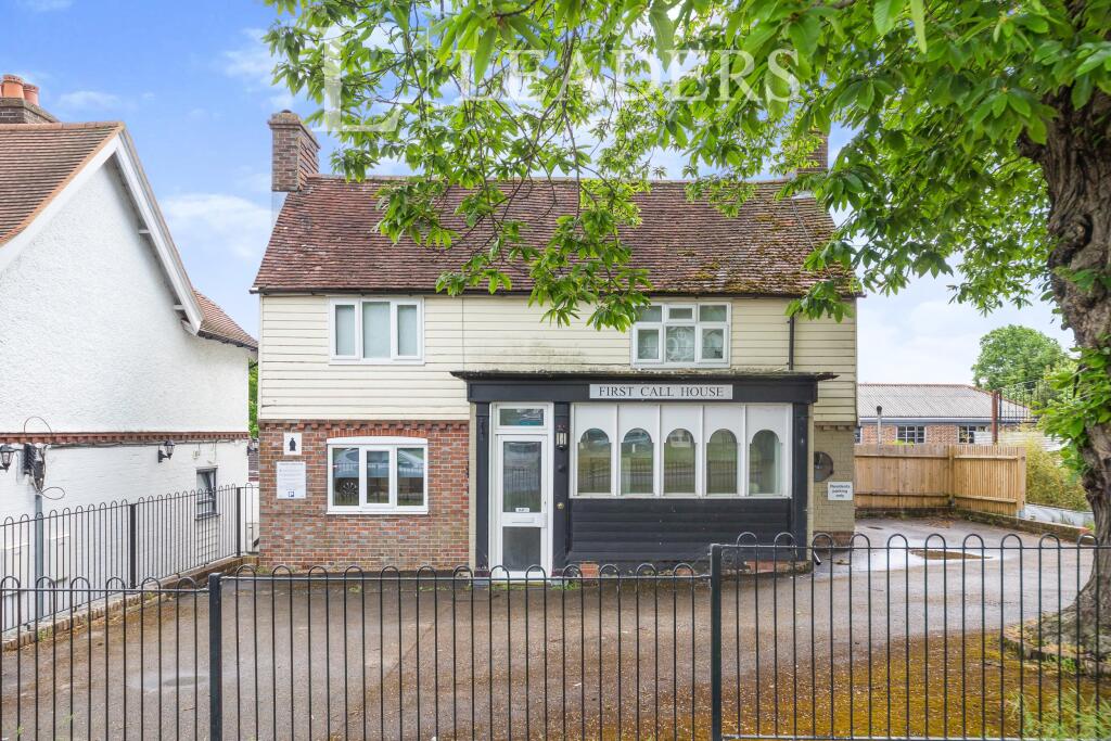 1 bed 1st Floor Flat for rent in Forest Row. From Leaders - East Grinstead
